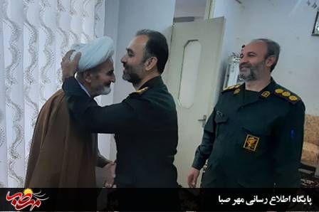 با هدف تکریم علما؛ هشتگ عمامه بوسی در شهرستان میانه همگانی شد