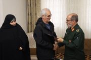 دیدار صمیمانه فرمانده سپاه عاشورا با همرزم دیرین پس از ۳ دهه در میانه